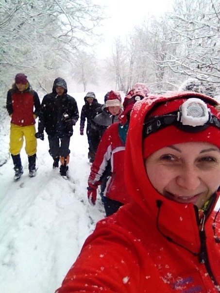 Инструкторы из Белореченска встретили Рождество на зимних заснеженных склонах (фото) - фото 1