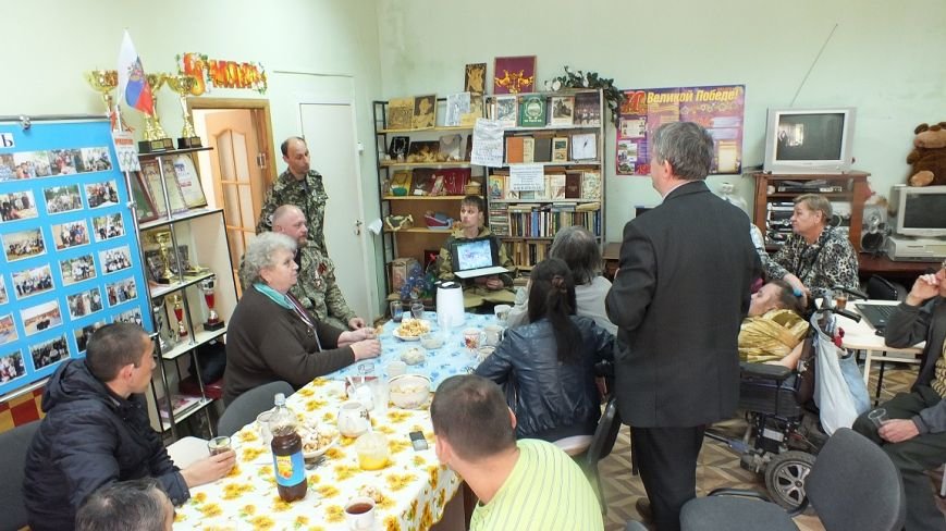 В обществе инвалидов встретили  гостей из Новороссии (фото) - фото 1