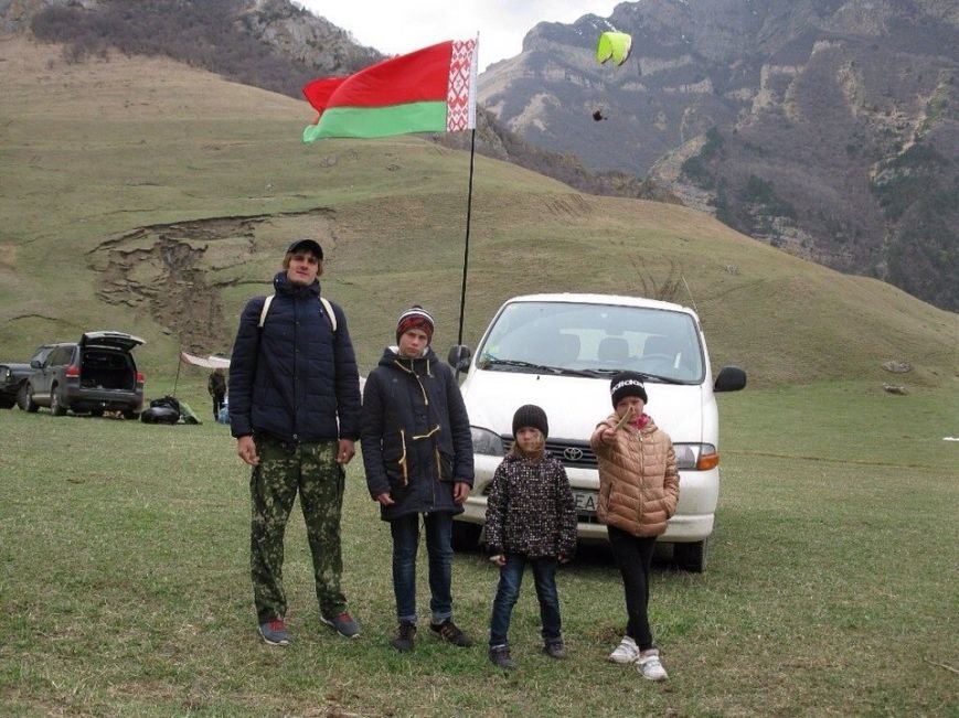 Белореченский флаг развивался в горах Кабардино-Балкарии (фото) - фото 1